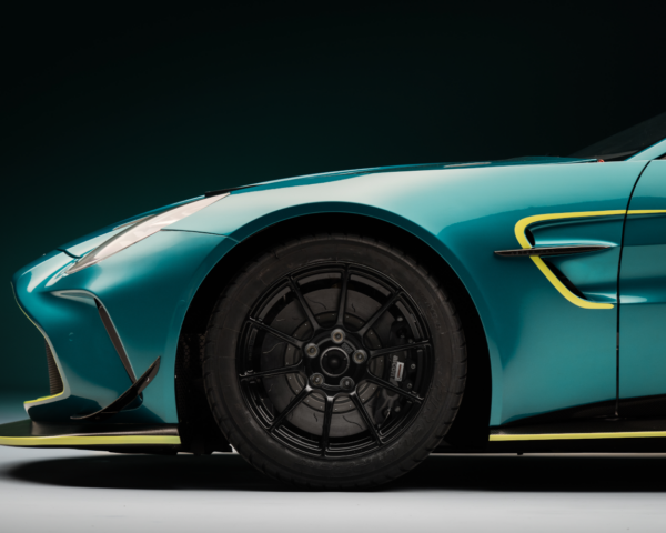 Aston Martin Vantage GT4 