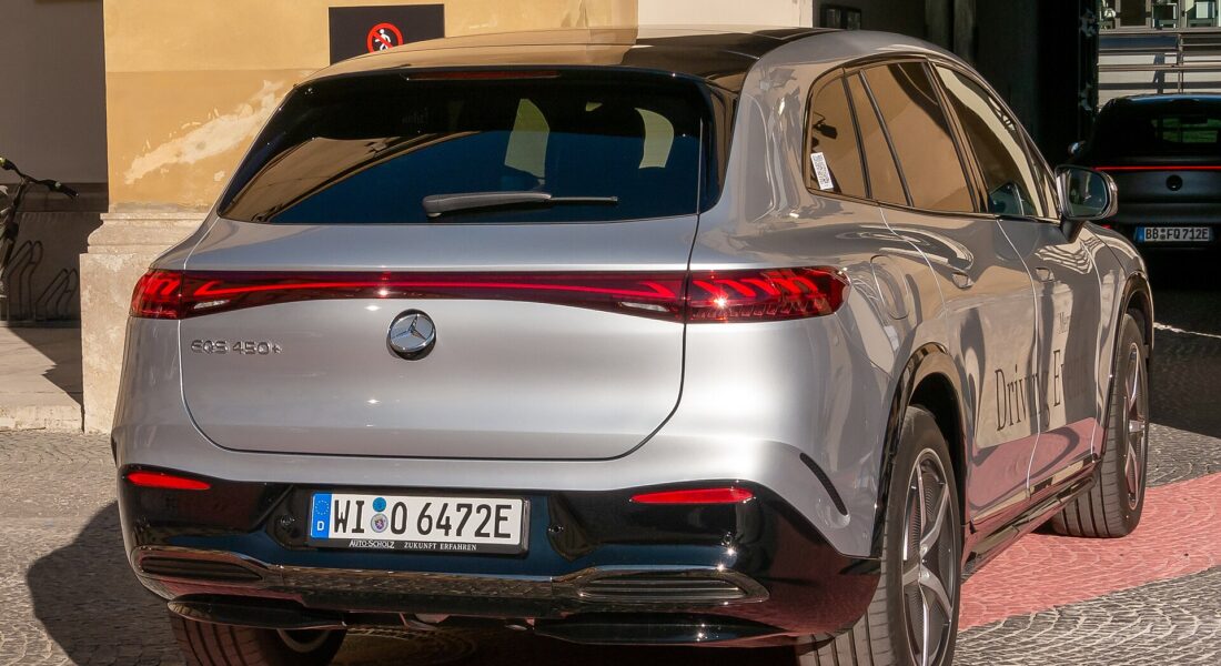 Mercedes-Benz EQS SUV 450+ na IAA 2023, ilustračný záber