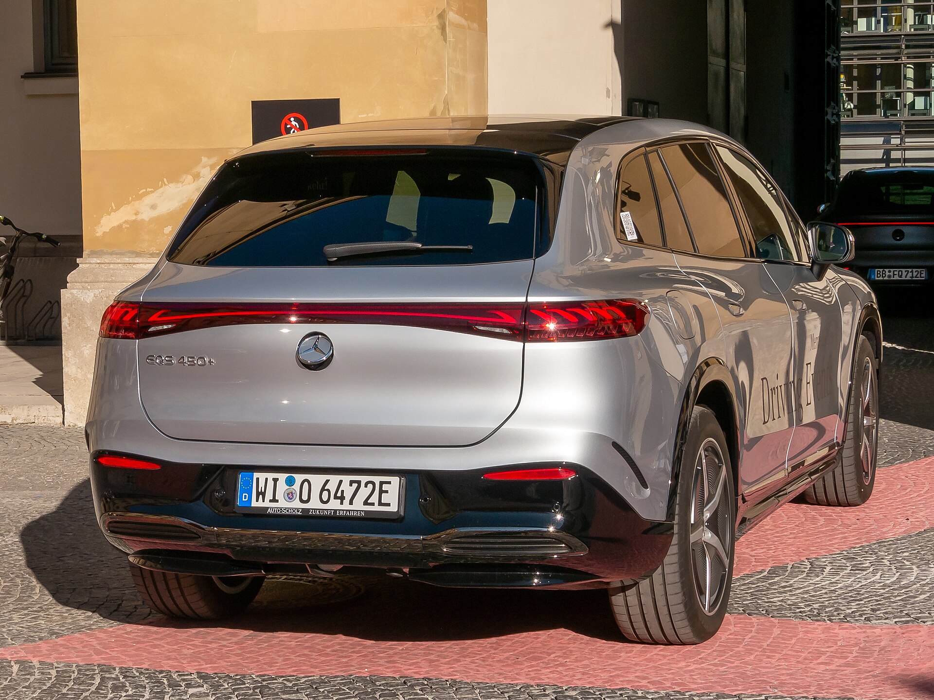 Mercedes-Benz EQS SUV 450+ na IAA 2023, ilustračný záber