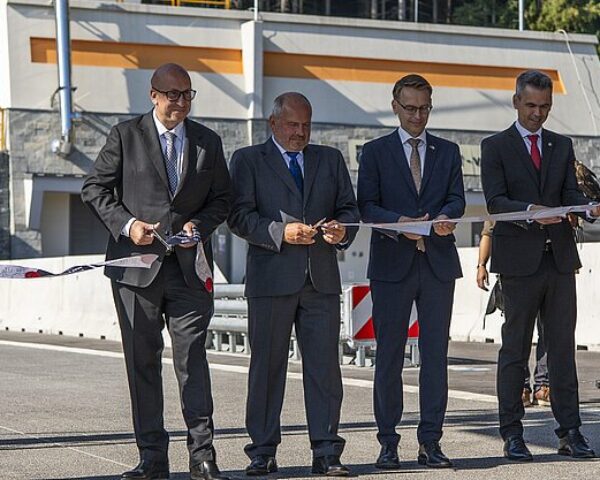 AKTUALIZOVANÉ: D1 pri Ružomberku otvorili 5. októbra, súčasťou je tunel Čebrať