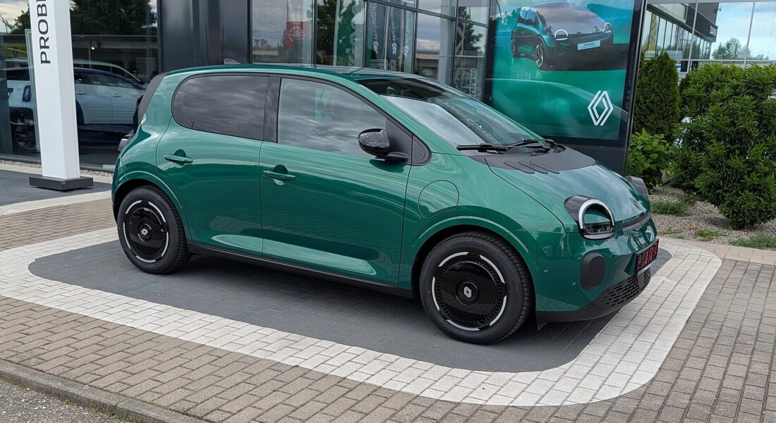 Nissan PIXO mieri do mesta s malou LFP batériou Obrázok