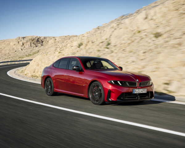 Nové BMW M350 xDrive má šesťvalec aj režim na jazdu bokom