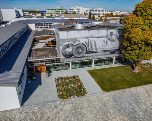 Mercedes rozšíril svoj Classic Center. Historické autá opravuje na 18-tisíc metroch štvorcových