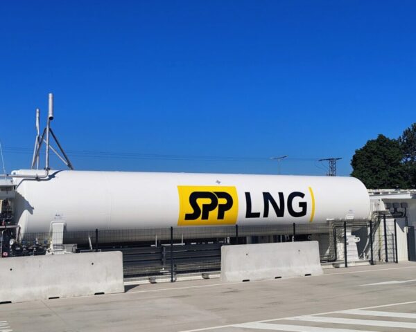 Pri Žiline otvorili novú LNG stanicu pre kamióny