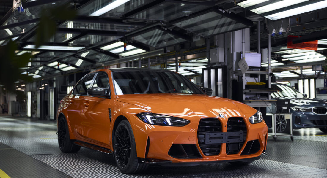 Oranžové BMW M3, miliónte vozidlo divízie BMW M, v závode Mníchov.