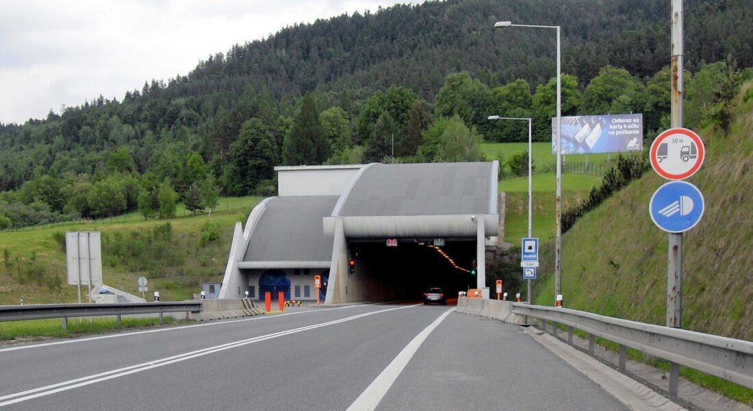Archívna snímka západného portálu tunela Branisko z roku 2012.